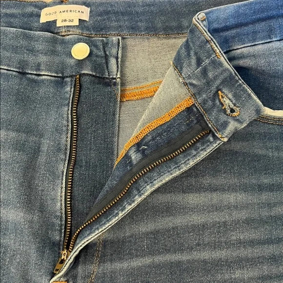 Good American Always Fits Good Legs Crop 28-32 - Picture 15 of 15